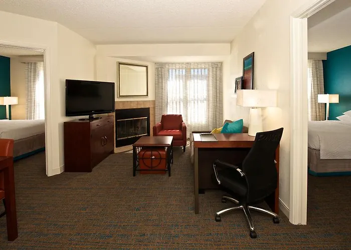 By Marriott Airport Hotel 3*