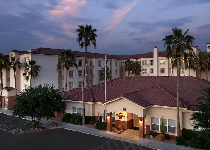 Hotel By Marriott Airport 3*