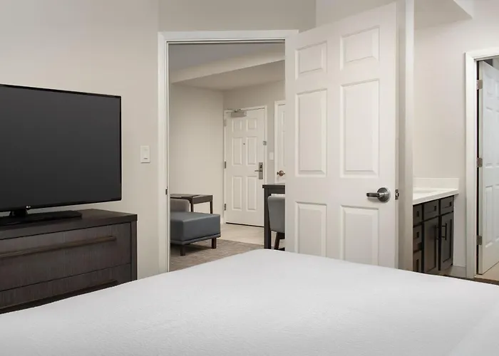 By Marriott Airport Hotel Phoenix