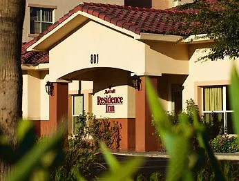 By Marriott Airport Hotel