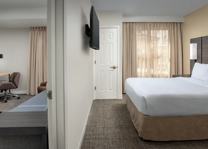 By Marriott Airport 3* Phoenix