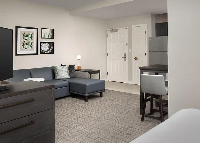 By Marriott Airport Hotel 3*