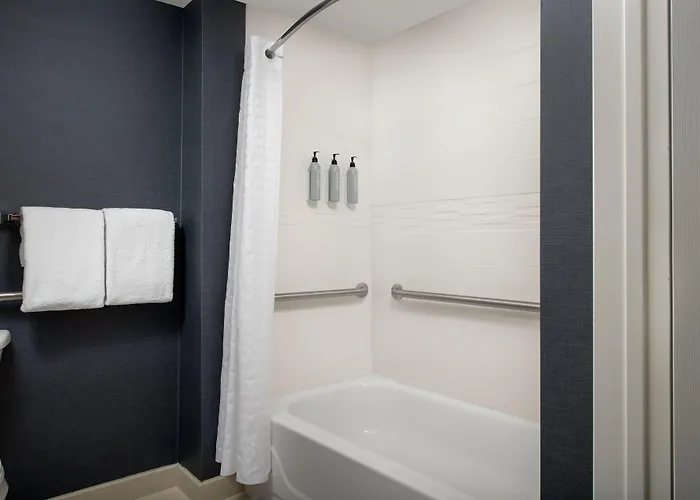 By Marriott Airport Hotel Phoenix