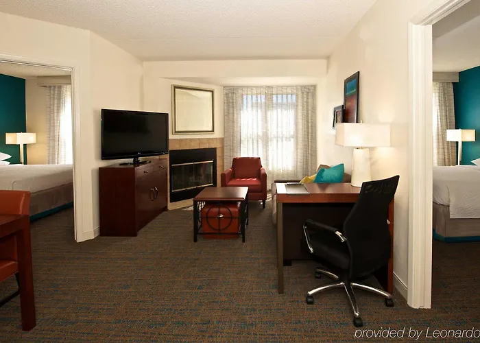 By Marriott Airport Hotel