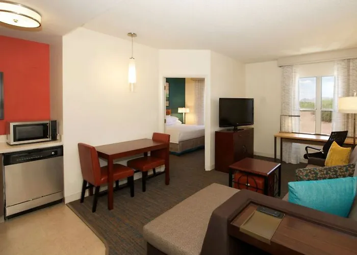 Hotel By Marriott Airport